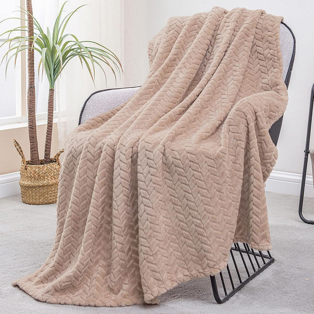 COMFEYA Soft Jacquard Leaves Pattern Flannel Fleece Throw Blanket