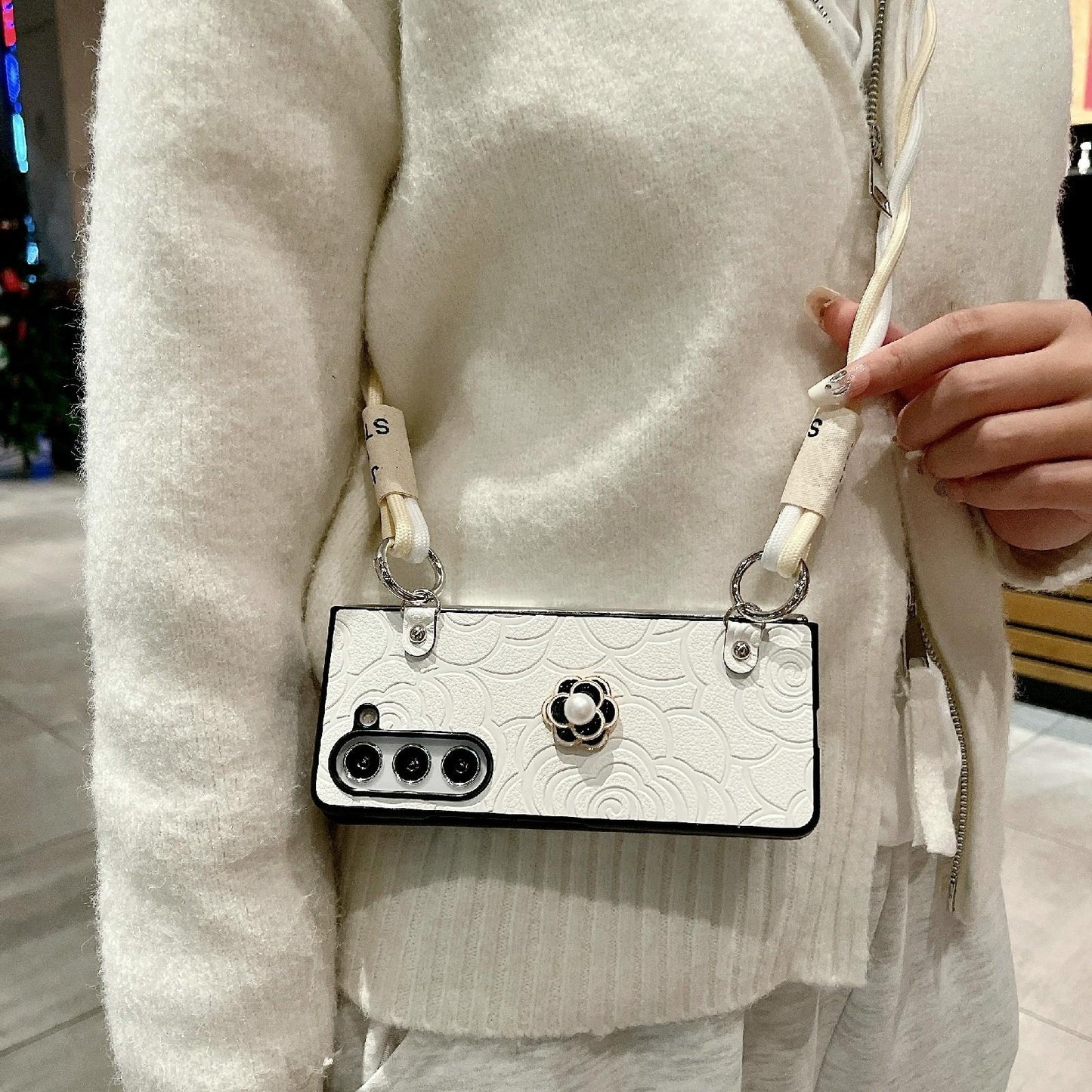 For Samsung Galaxy Z Fold4 5G Camellia Pattern Phone Case With Lanyard - White